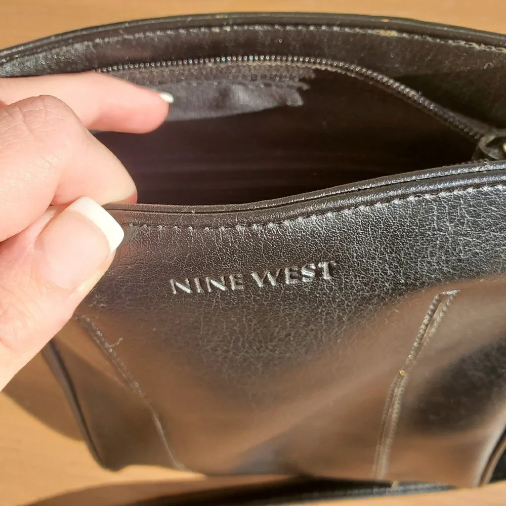 Nine West Black Leather Crossbody Bag Purse Travel Handbag Classic Party Neutral
